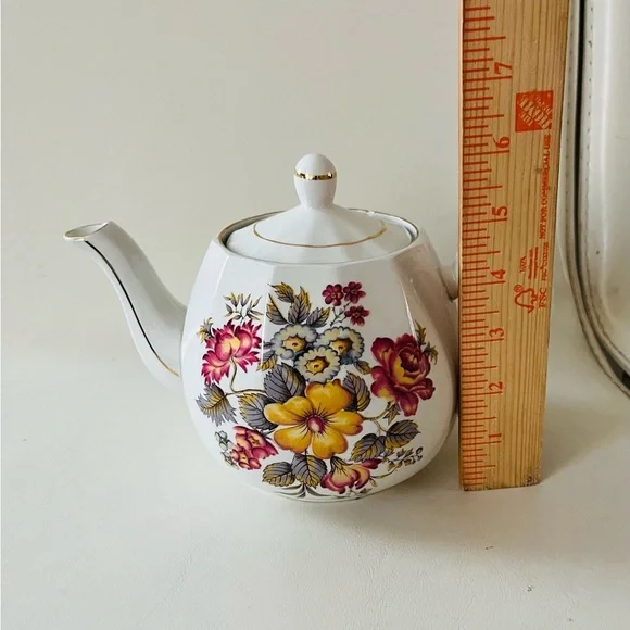 Ellgreave England Floral Bone China Teapot with Gold Trim - Picture 2 of 14